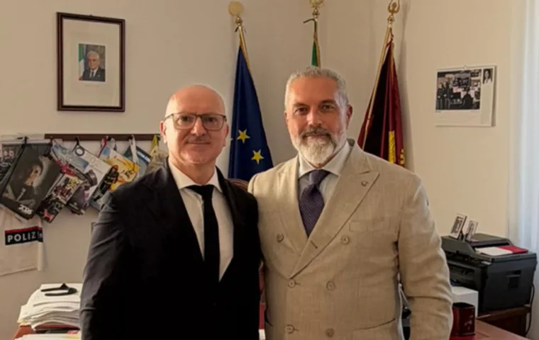 Primo Dirigente DI VINCENZO assieme al Questore DI RUSCIO