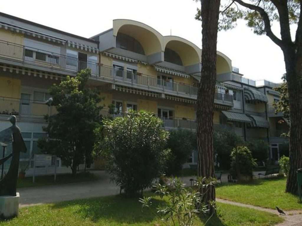 casa serena KgQvNN6.jpg.640x480 q85 crop